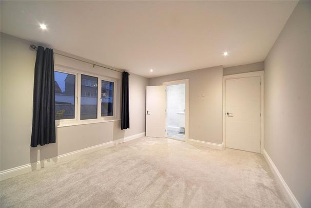 4 bedroom bungalow to rent - Photo 1