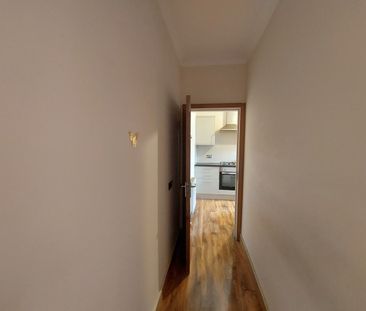 2 Bed Flat, Bedford Road, IG1 - Photo 6