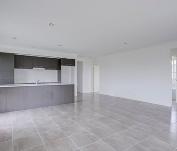 Modern and Well-Maintained Family Home in Prime Pimpama Location - Photo 5