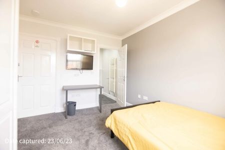 24 Phoenix Boulevard - Photo 4