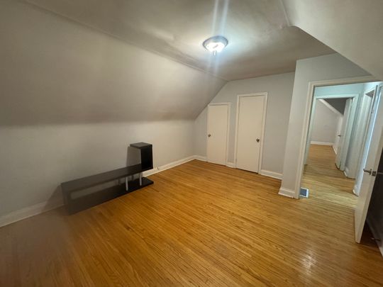 For Lease - 127 Sheppard Avenue Unit# Top Floor, Toronto, Ontario - Photo 1