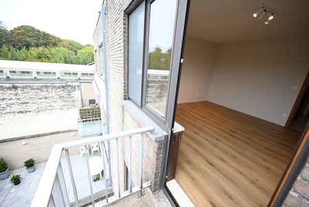 VOLLEDIG VERNIEUWD & RUIM (106m²) appartement - Foto 5