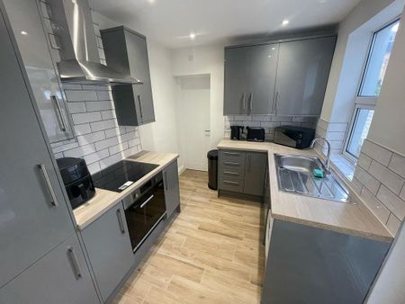 1 bedroom house of multiple occupation to rent - Photo 5