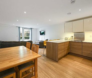 3 bedroom flat to rent - Photo 1