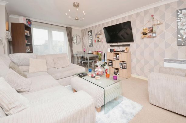 2 bedroom flat to rent - Photo 1