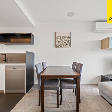 Furnished & Fabulous - 1 Bedroom Apartment in 'Midnight' - Photo 2