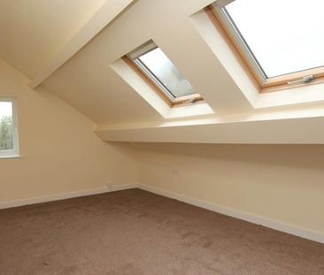 Flat to rent on - Photo 1