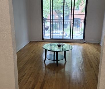 Grand 4 1/2 Renové A Louer - Photo 1