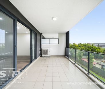 Luxury Living in Peaceful Location - Photo 1