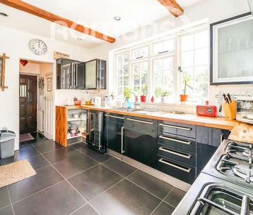 London Road, Datchet, SL3 - Photo 1