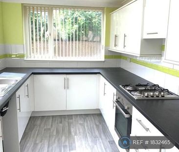 3 bedroom terraced house to rent - Photo 5