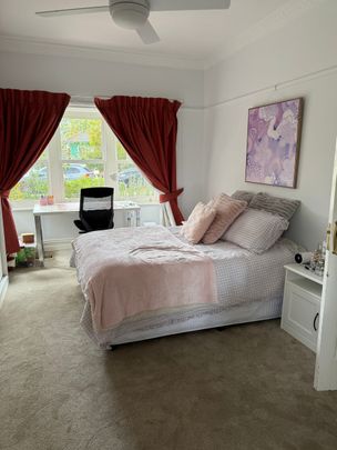 Blackburn - Photo 1