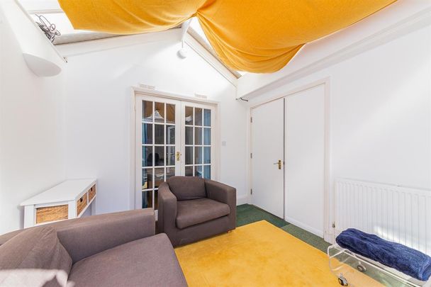 5 bedroom semi-detached house to rent - Photo 1