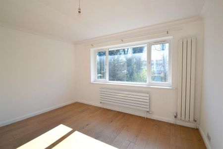 4 bedroom semi-detached house to rent - Photo 5