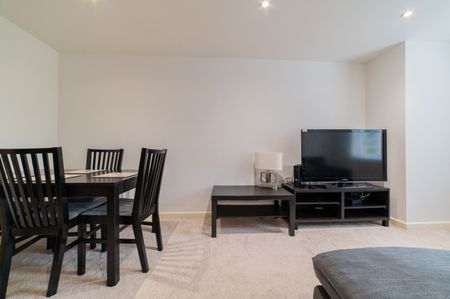 Amalfi House, Ffordd Garthorne, Cardiff Bay - Photo 2