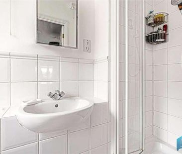 Lucas Gardens, London, N2 - Photo 1