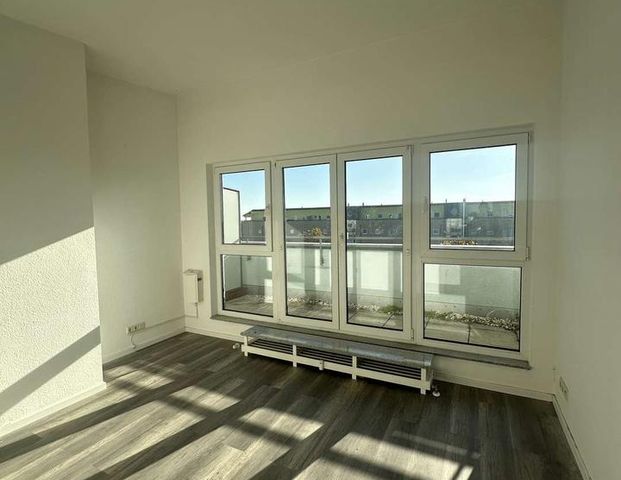 ++Große und Helle 3-Raumwohnung im Dachgeschoss++ - Foto 1