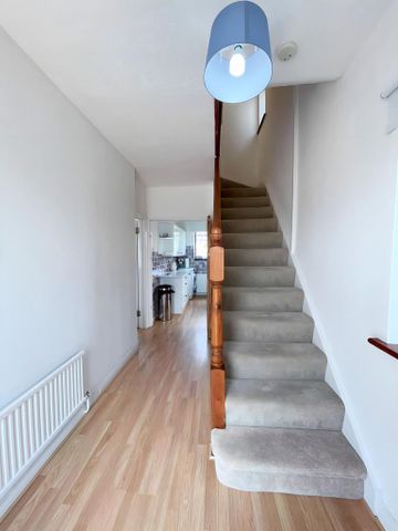 3 bedroom end of terrace house to rent - Photo 3