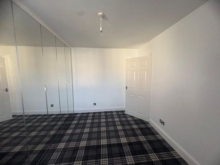 3 bedroom semi-detached villa to rent - Photo 3