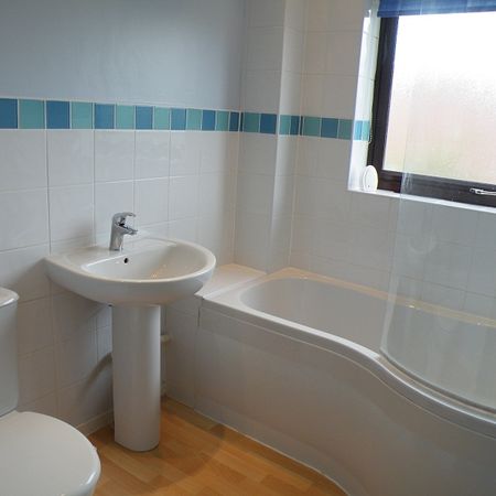 Two Bedroom Semi-Detached House - Photo 4