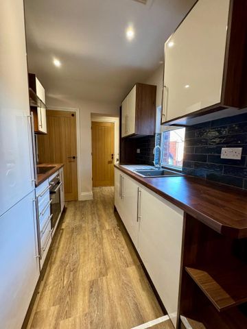 3 bedroom apartment to rent - Photo 4