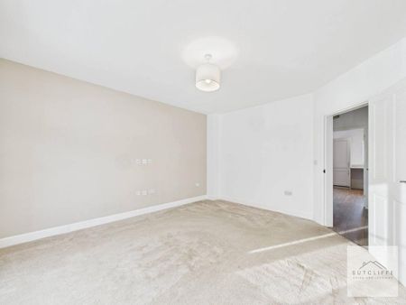 4 bedroom detached house to rent - Photo 3