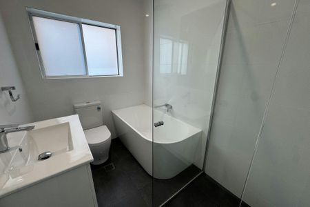 Modern Home in a Prime, Ultra-Connected Location - Photo 2