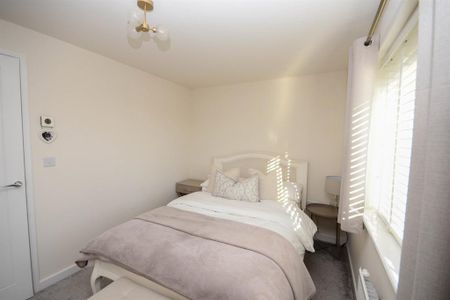 2 bedroom terraced house to rent - Photo 4