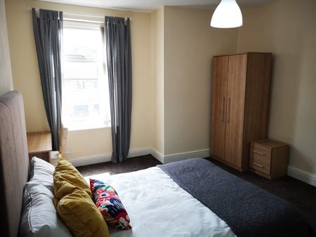 Lovely Double Spacious Rooms - Photo 5