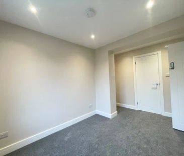 Gosops Green 1 bedroom house to rent - Photo 4