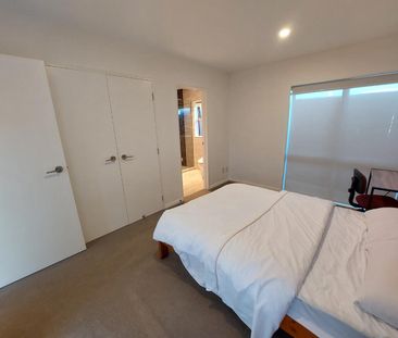 Impressive family home Blockhouse Bay - Photo 6