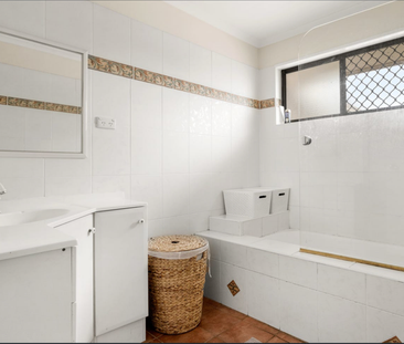 16 Pegasus Avenue, Eatons Hill QLD 4037 - House For Rent | Domain - Photo 2