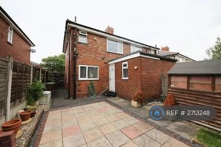 3 bedroom semi-detached house to rent - Photo 2