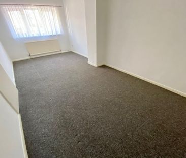 2 bedroom semi-detached house to rent - Photo 3