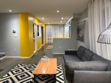 For Lease - 3395 Scotch Pine Gate, Mississauga, Ontario - Photo 4