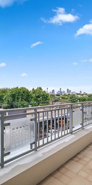 Manhattan style apartment in heart of Annandale - Photo 1