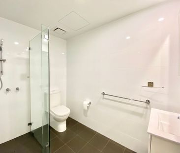 Modern 2 Bedroom Apartment in Liverpool CBD - Photo 5