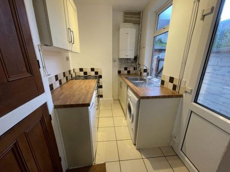 2 bedroom terraced house to rent - Photo 5