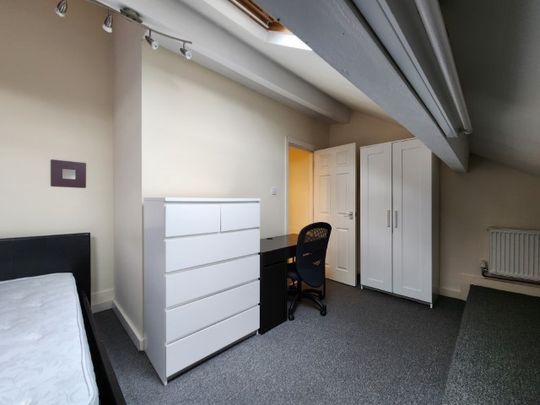 Autumn Place, Hyde Park, Leeds, LS6 1RJ - Photo 1