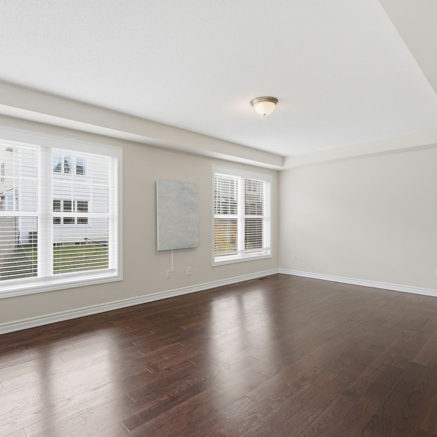 For Lease - 100 Cranesbill Road, Kanata, Ontario - Photo 1