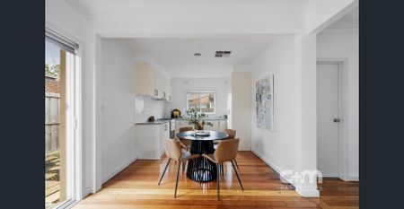 Street-Facing Single-Level Home - Photo 3