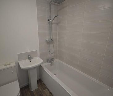 2 bedroom terraced house to rent - Photo 4