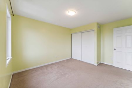 For Lease - 215 Huntsville Drive, Kanata, Ontario - Photo 3