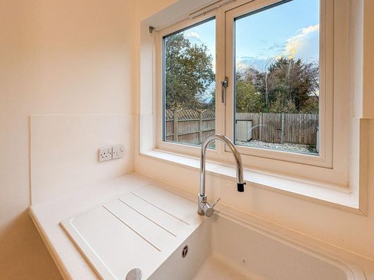 2 bedroom terraced house to rent - Photo 1