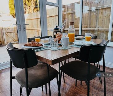 1 bedroom in a house share to rent - Photo 4