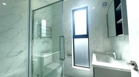 New 3 Bedroom house with Easy care garden - Photo 5