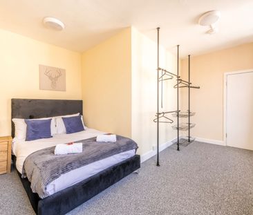 7 Bed End Terrace, Cave Street, BS2 - Photo 2