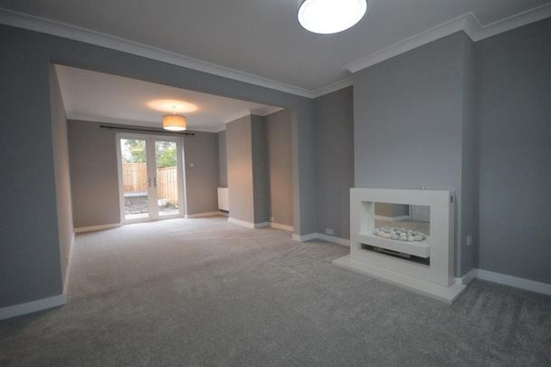 3 bedroom semi-detached house to rent - Photo 1