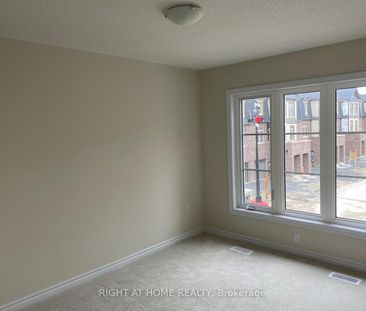 Townhouse For Lease | E8133634 - Photo 4