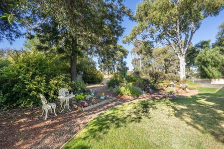 5 BEDROOM HOME IN MOOROOPNA!!! - Photo 3
